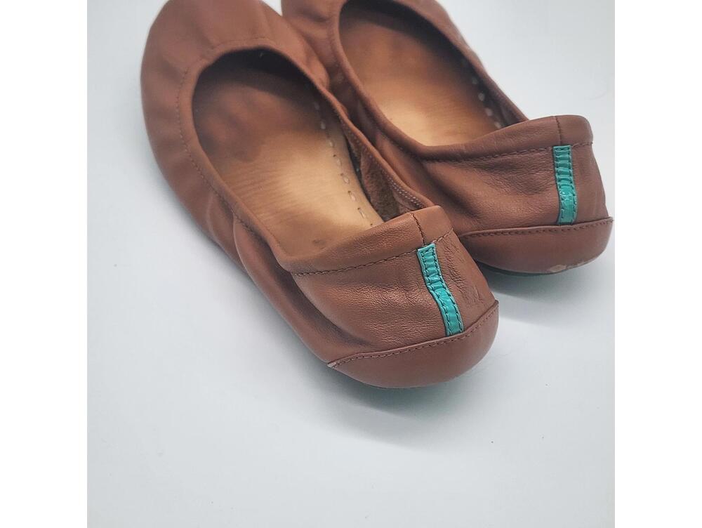 Tieks chestnut leather ballet flats, foldable design comfort. 10 - Picture 3 of 9